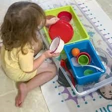بازی با ظروف پلاستیکی وانواع اسباب بازی دخترانه
